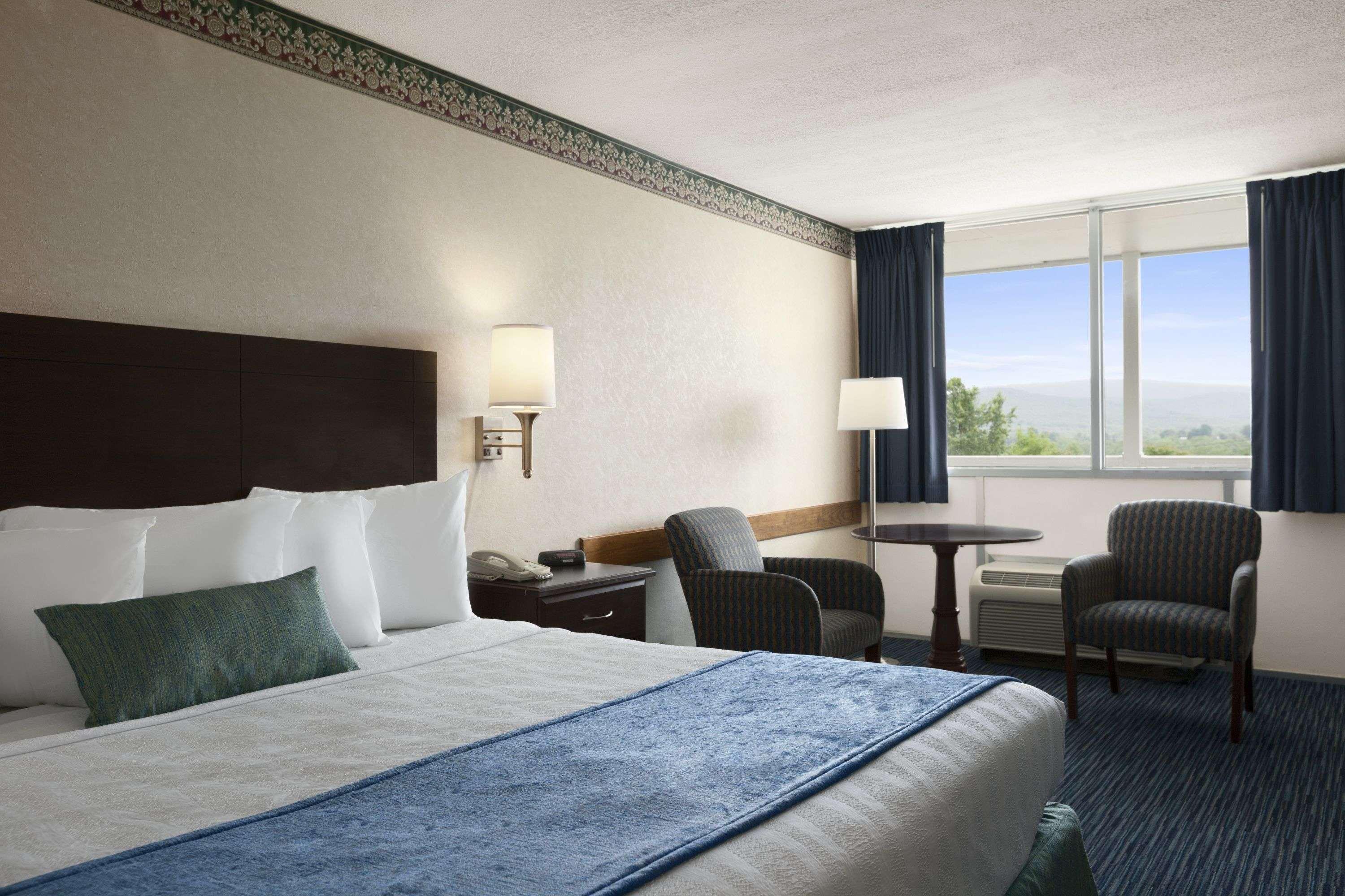 Days Inn By Wyndham Waynesboro Bagian luar foto