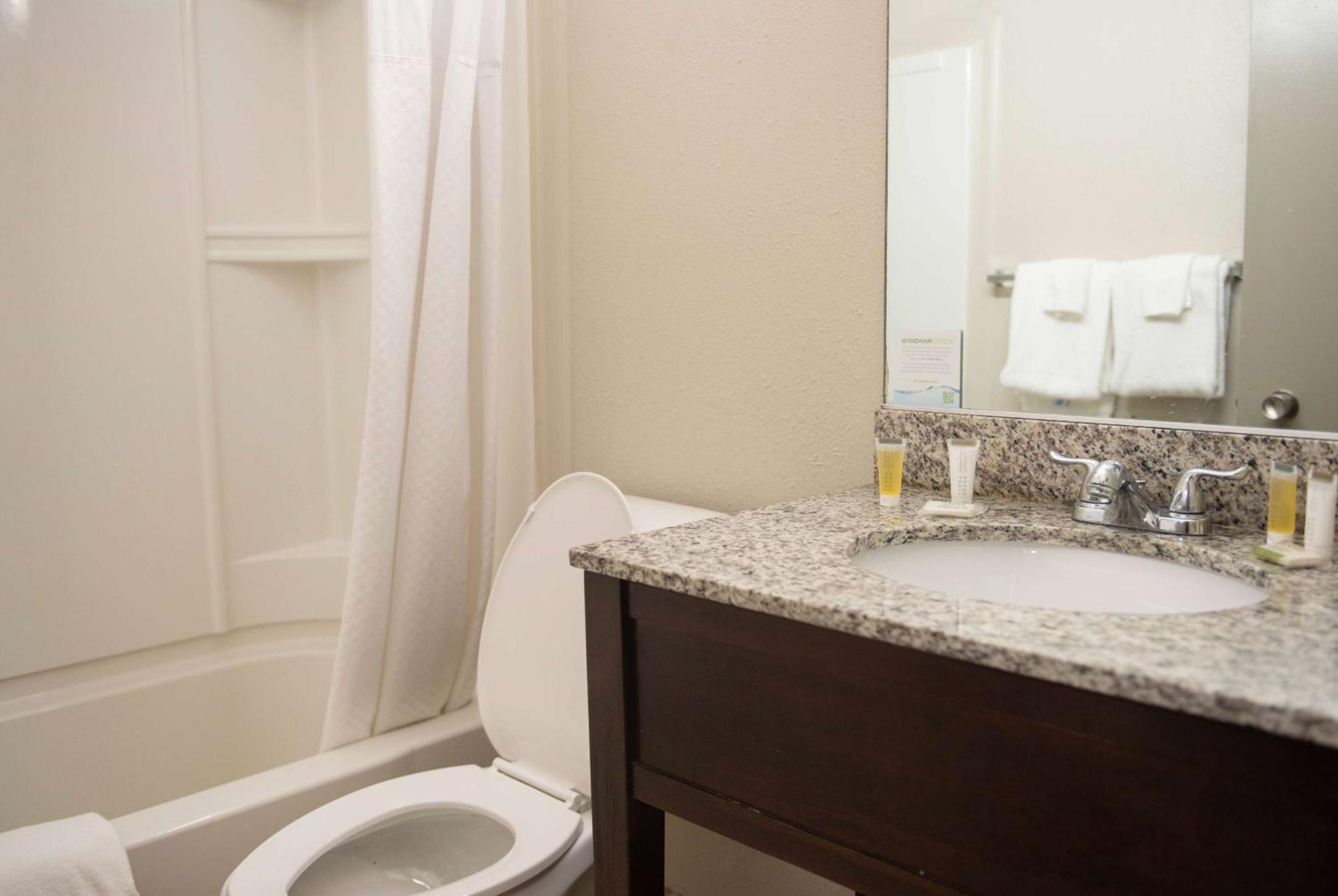 Days Inn By Wyndham Waynesboro Bagian luar foto