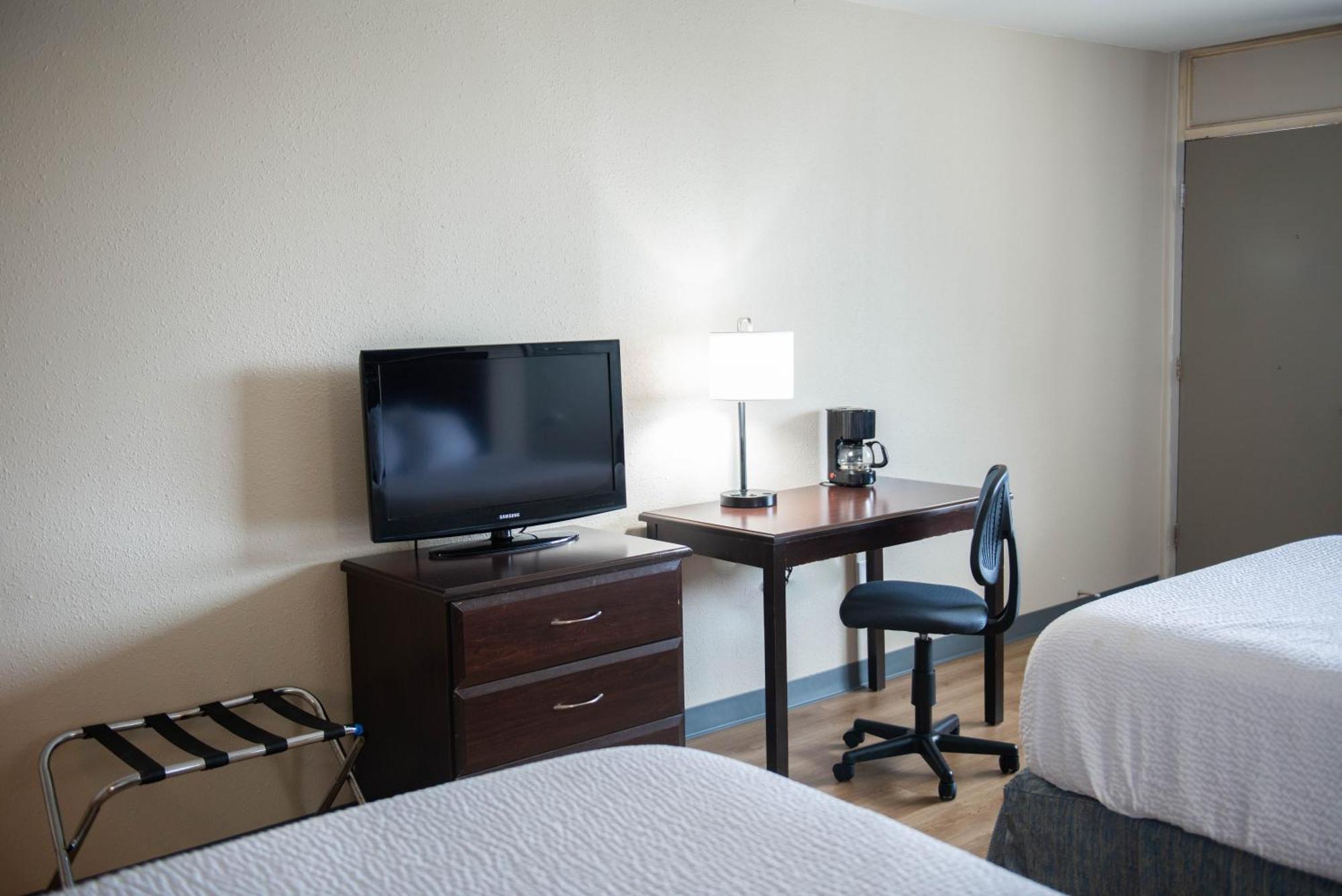 Days Inn By Wyndham Waynesboro Bagian luar foto