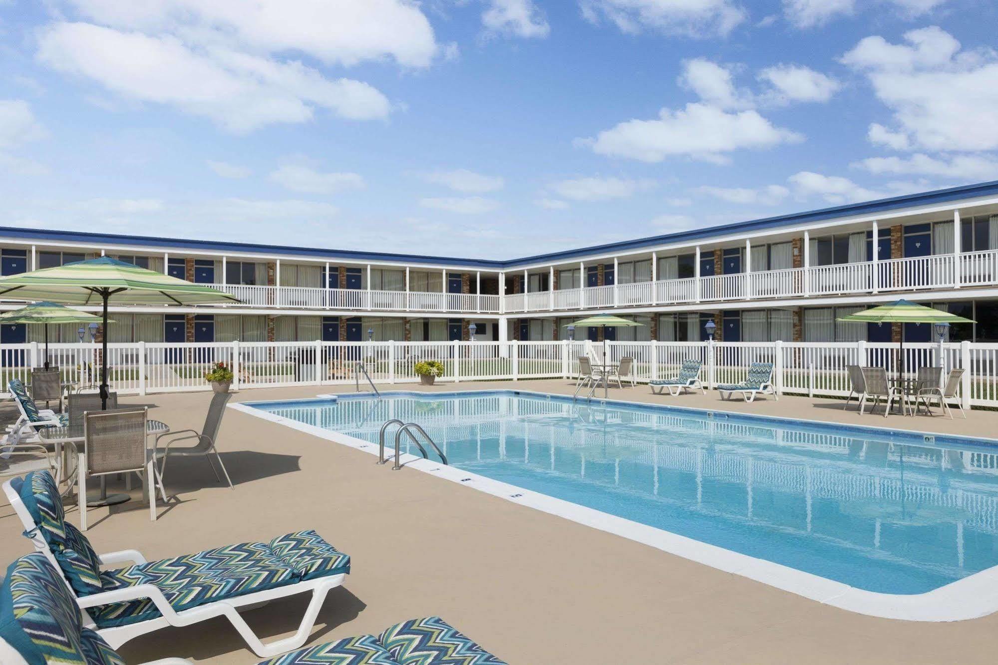 Days Inn By Wyndham Waynesboro Bagian luar foto